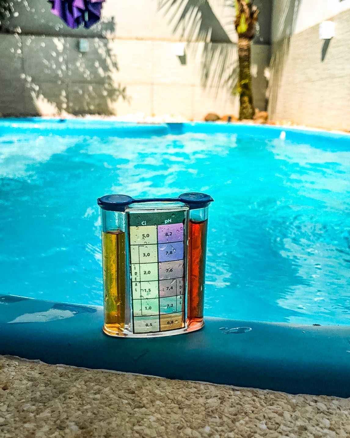 Kit de análise de pH e cloro usado na água da piscina (foto Giba Pool)